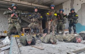 ЗСУ полонили росіян, які намагались встановити прапор РФ на Харківщині