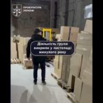 Чверть мільйона пачок цигарок і 6 тис  л отрути! Підозрюються 11 осіб