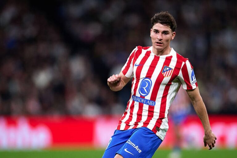 Барселона хоче викупити нападника Атлетіко