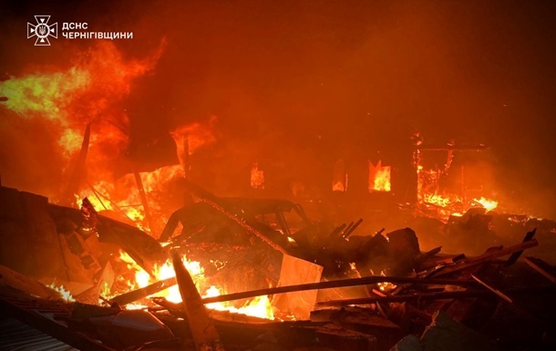 Чернігів під атакою ворожих БПЛА: горять будинки