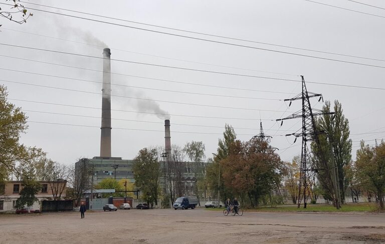 Чернігівська ТЕЦ зупинилась через атаки “шахедів”