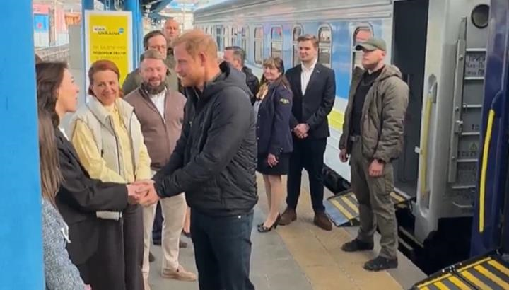 До України прибув Принц Гаррі