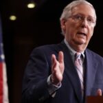 Допомога Україні збирає пил у Пентагоні – сенатор