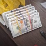 Двоє працівників СБУ вимагали хабар у бізнесмена