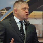 Фіцо просить Польщу пропустити його літак в Росію