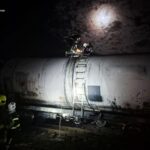 На Київщині рятувальники зняли з вагона-цистерни дитину з опіками