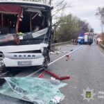 На Вінниччині вантажівка протаранила автобус з пасажирами