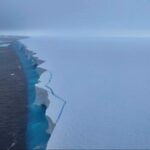 Найбільший у світі айсберг майже повністю розпався