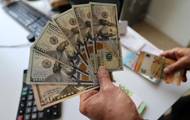 Обмінники оновили курси валют після вихідних