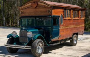 Один із найстаріших у світі: на аукціон виставили автодім 1928 року