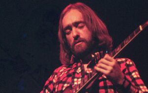 Помер легендарний британський співак Дейв Мейсон