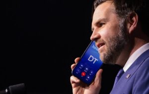 Представники США заперечили втручання Трампа й Венса в угорські вибори