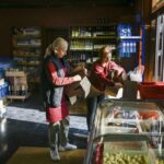 Робота з житлом: яких фахівців шукають роботодавці і які зарплати дають