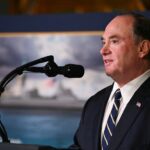 У Пентагоні заявили про відставку міністра ВМС США