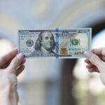 Українку не пустили до Польщі через “радіоактивні” 100 доларів