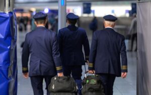 В Німеччині пілоти двох авіакомпаній влаштували страйк