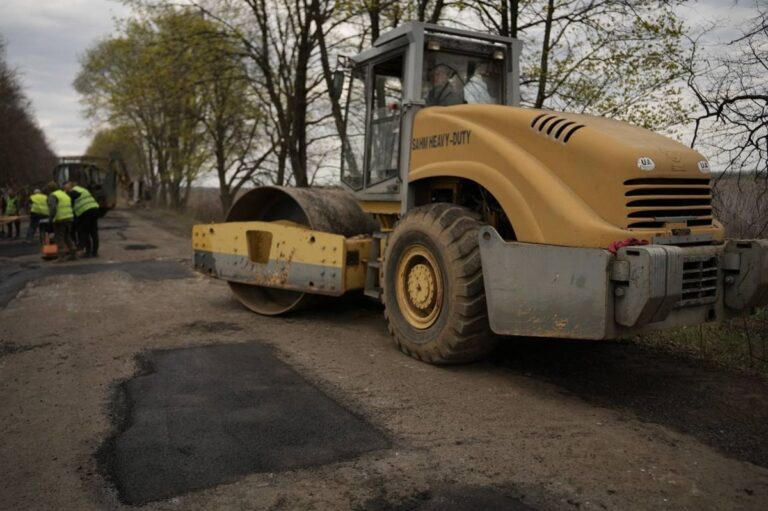 В Уряді заявили про рекордні темпи ремонту доріг