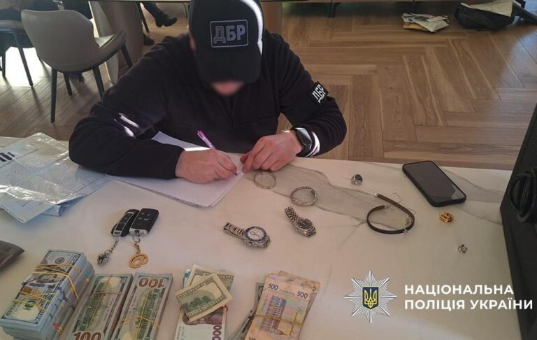 Виманив $100 млн і інсценував свою смерть: на Закарпатті викрили хакера