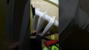У Франківську рятувальники вивльнили ногу з батареї 10-річному хлопчику