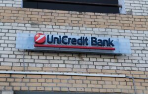 Італійський UniCredit домовився про продажу своєї частини в Росії