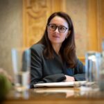 Кабмін змінив правила перетину кордону для жінок