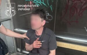 Киянин розбещував дитину у вбиральні лікарні
