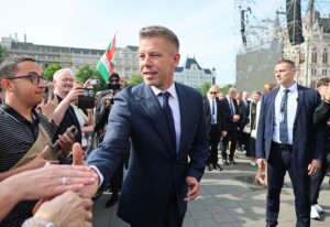 Новий уряд Угорщини відмовився від шантажу ЄС