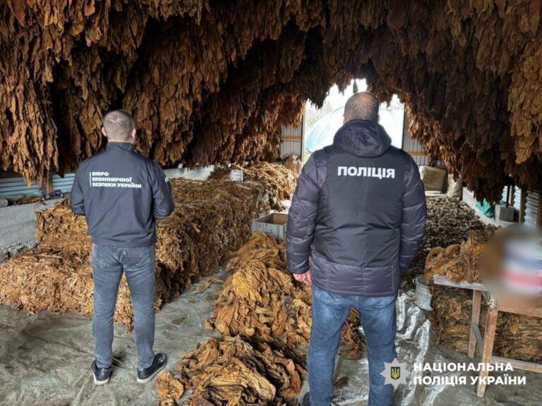 Організаторам тютюнового підпілля в Одесі оголосили підозри