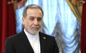 Перед візитом Трампа: голова МЗС Ірану провів переговори в Китаї