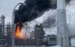 Переробка нафти в РФ впала до рекордного мінімуму