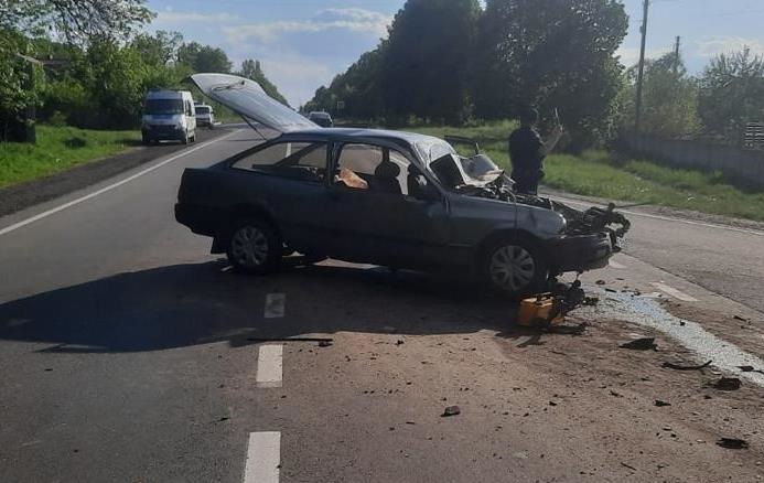 Під Луцьком машина зіткнулася з автобусом: серед потерпілих – четверо дітей