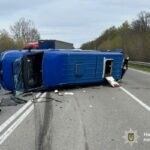 Позашляховик врізався в автобус на Вінниччині