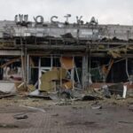 Росіяни зруйнували “шахедами” вокзал у Шостці