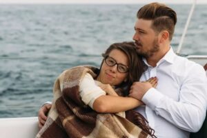 Шлях до справжньої близькості: сім етапів розвитку стосунків