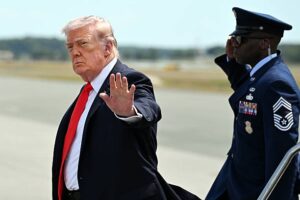 Трамп пообіцяв вивести застряглі в Ормузі судна