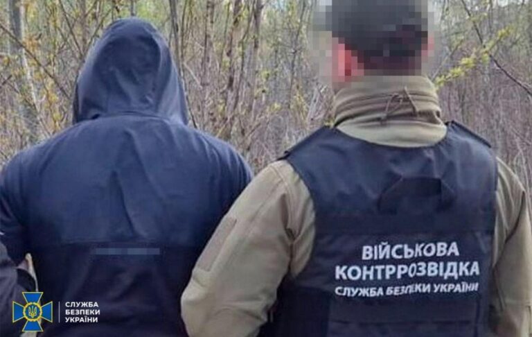 У Харкові безробітний спалив позашляховики ЗСУ