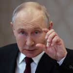 В Росії вирішили “переписати” історію предків Путіна