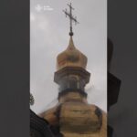 Лавра після росії. Дим над банями лаври після атаки дронів. Вода стікає по розписах, змиваючи попіл.