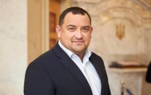 Хабар у 558 тисяч: затримано нардепа, який ігнорував явку до суду