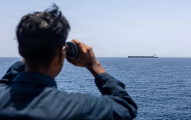 Кораблі Ірану почали проходити через зону морської блокади США