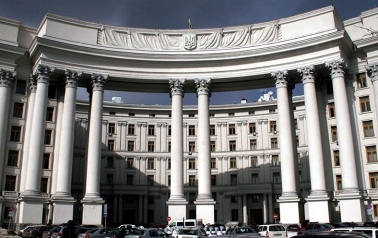 МЗС спростувало фейки про біолабораторії