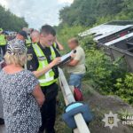 На Хмельниччині перекинувся туристичний автобус із 54 пасажирами