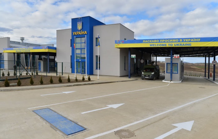 На кордоні з Румунією дозволили додатковий пропуск автобусів
