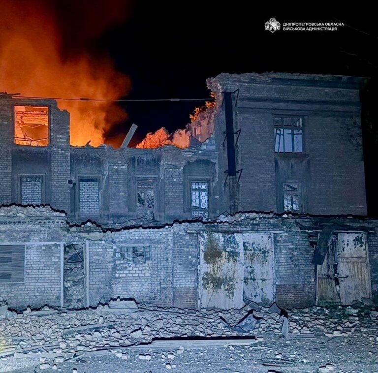 Наслідки атаки Росії на Дніпро: зруйнуваний коледж