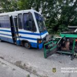 Під Києвом ВАЗ влетів в автобус: загинула дитина