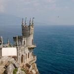 Росіяни масово скасовують поїздки до Криму через паливну кризу