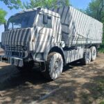 Росіяни почали фарбувати техніку “під зебру”