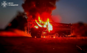 Росіяни вдарили по рятувальниках під час гасіння пожежі на Сумщині
