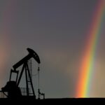 Російська та іранська нафта дешевшають на ринку Китаю