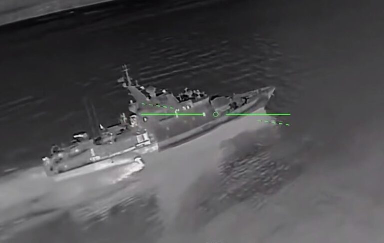 СБС уразили сторожовий корабель росіян в Криму